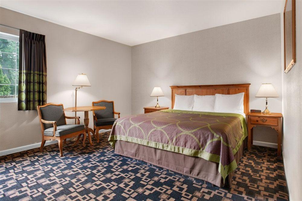 Gateway Inn & Suites Eugene-Springfield Exterior photo