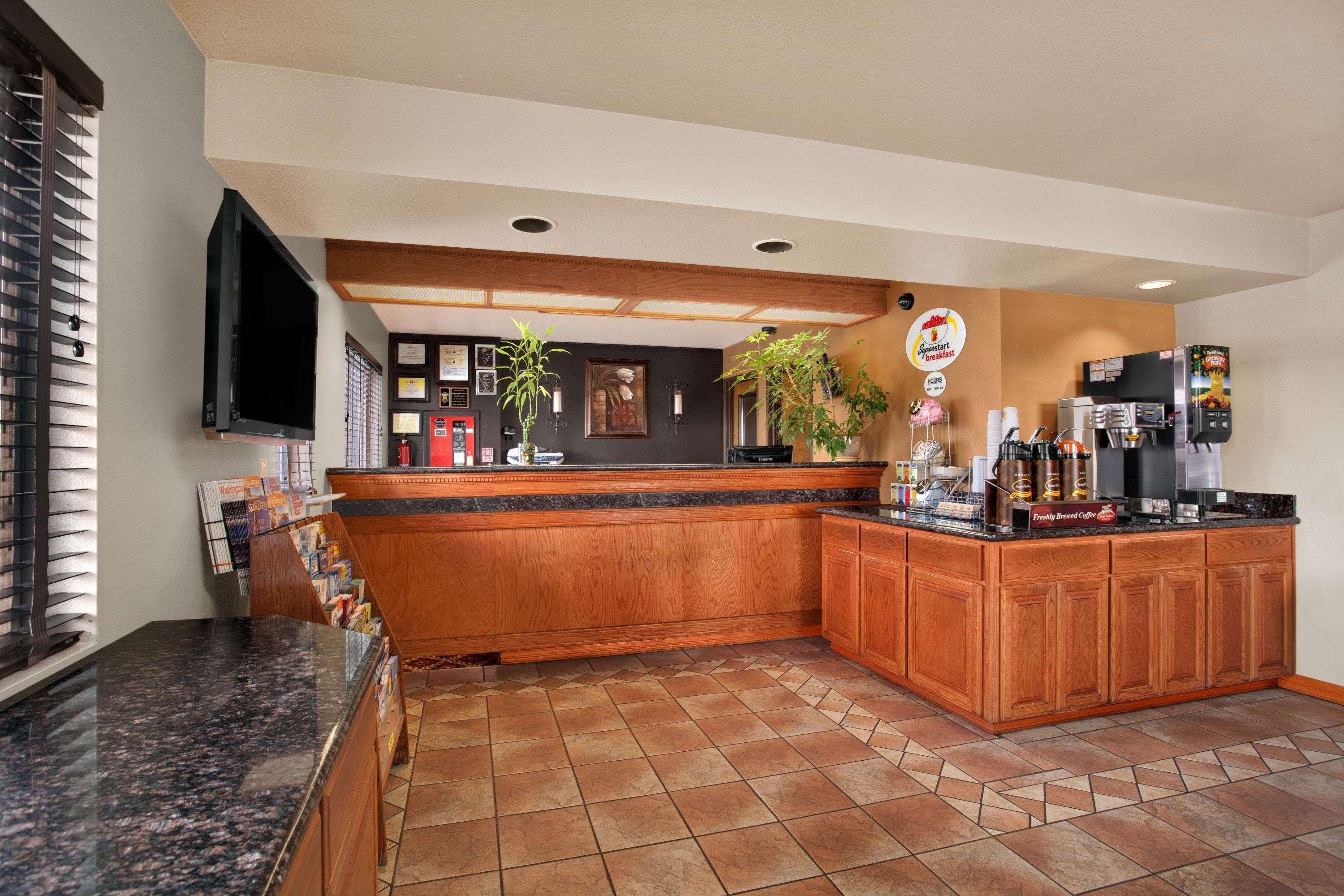 Gateway Inn & Suites Eugene-Springfield Exterior photo